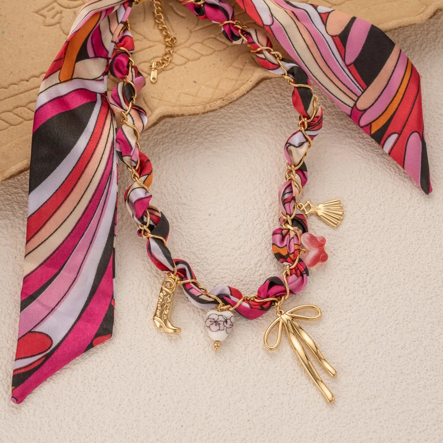 Collier foulard tressé rose