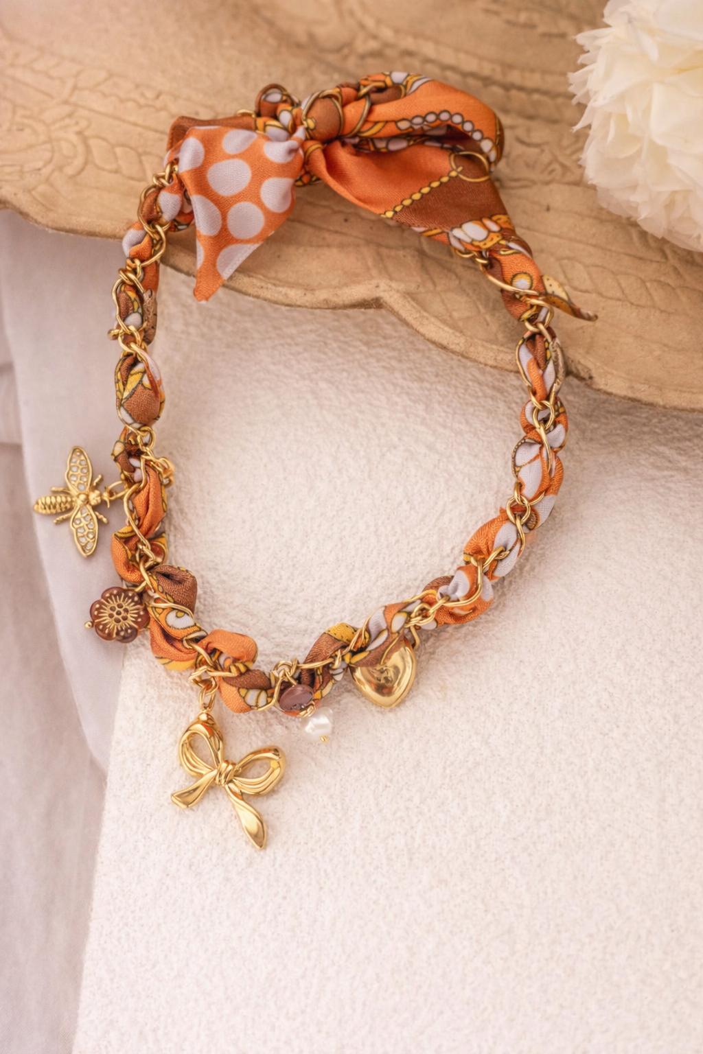 Collier foulard tressé orange