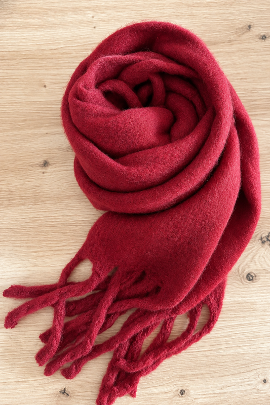 Écharpe rouge/bordeaux à franges