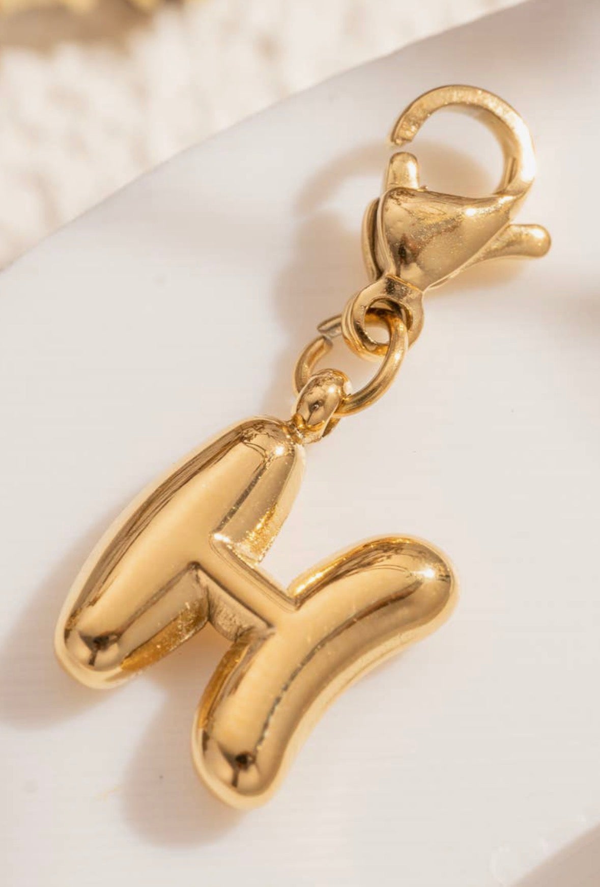 Charm doré