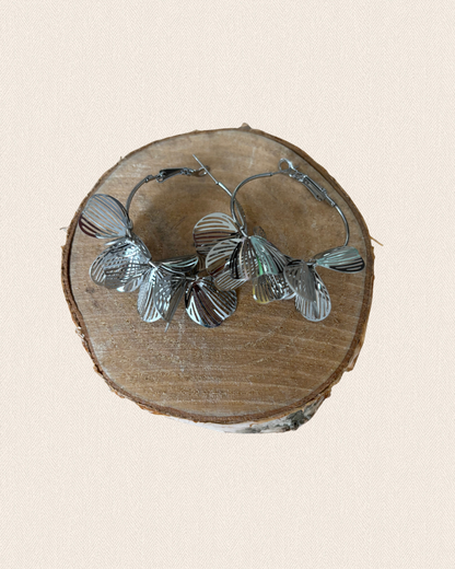 Créoles fleurs argentées