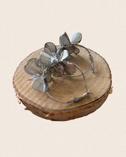 Créoles fleurs argentées